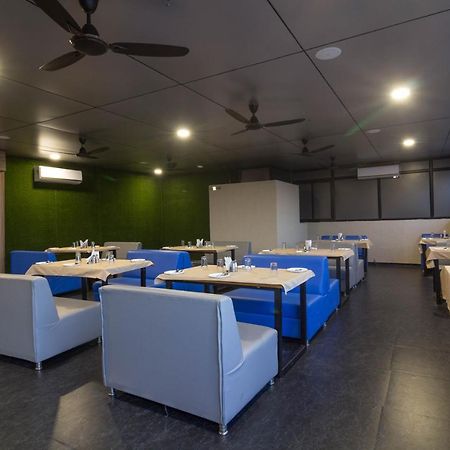Hotel Green City Gandhinagar Exteriör bild