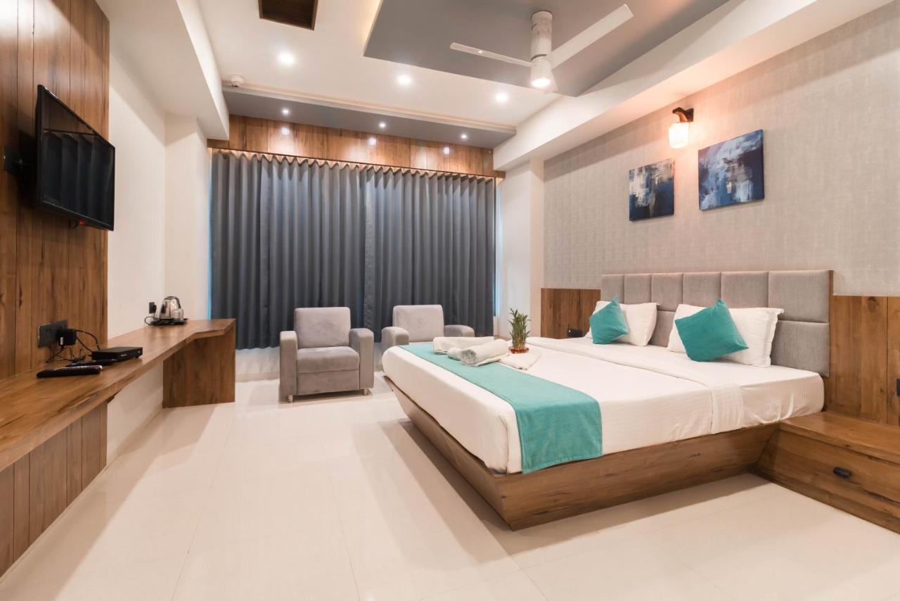 Hotel Green City Gandhinagar Exteriör bild