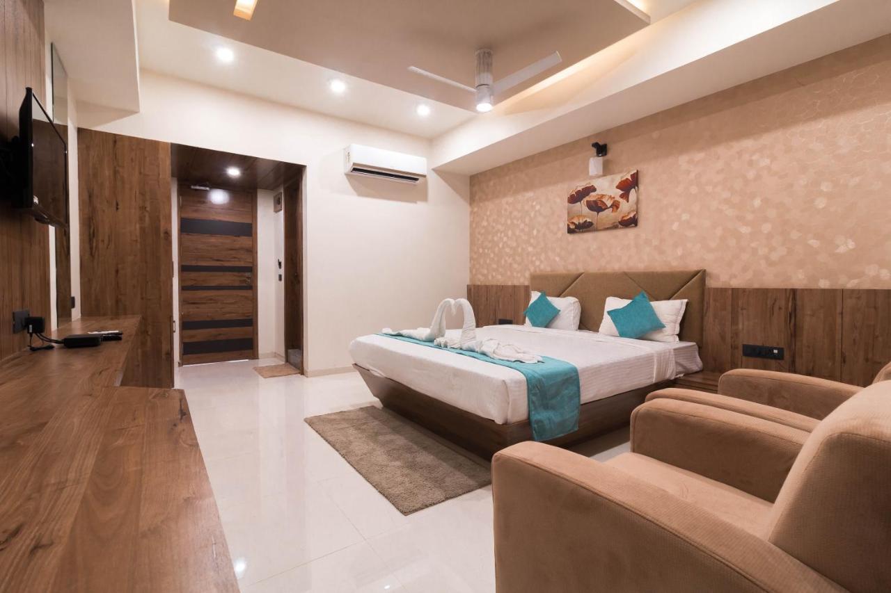 Hotel Green City Gandhinagar Exteriör bild