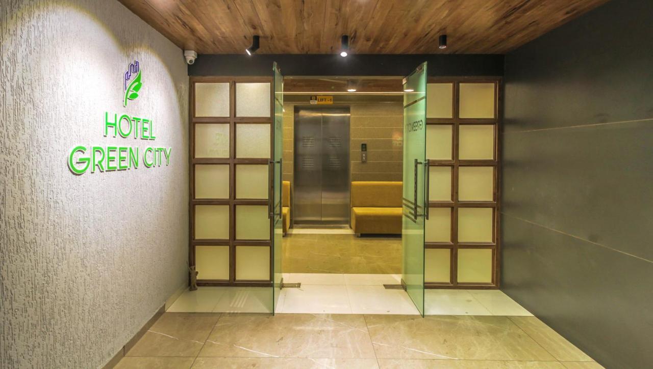 Hotel Green City Gandhinagar Exteriör bild