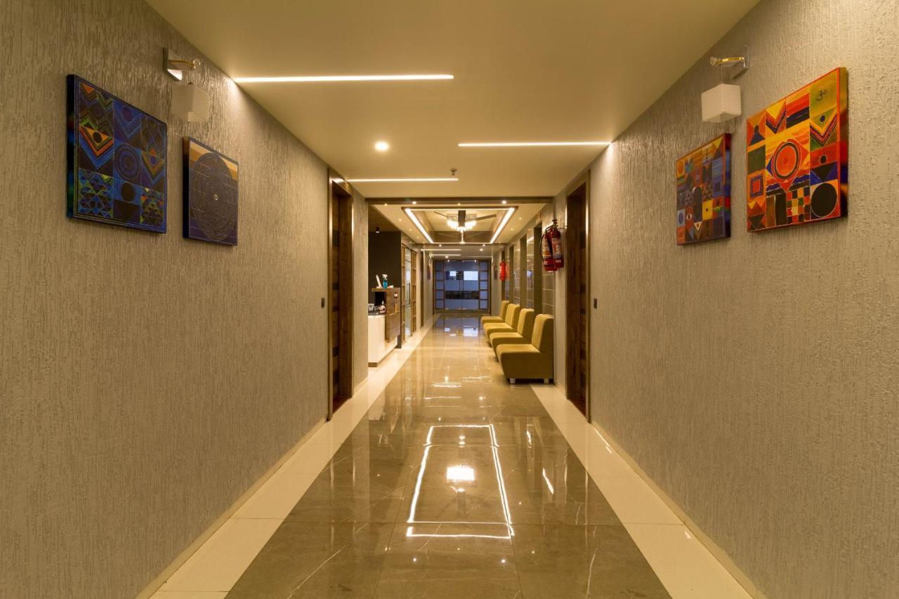 Hotel Green City Gandhinagar Exteriör bild