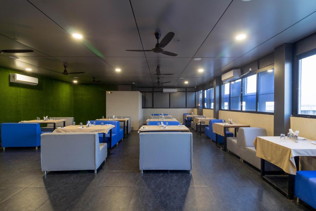 Hotel Green City Gandhinagar Exteriör bild